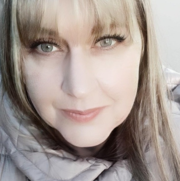 Meet your Posher, Shauna Lee - Picture 1 of 1